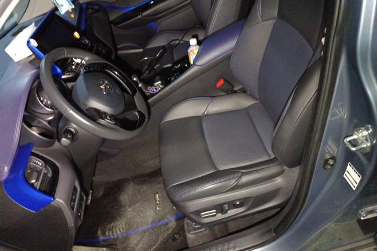 Used Toyota C-HR 2021 2.0L Luxury Edition Left Front Seat