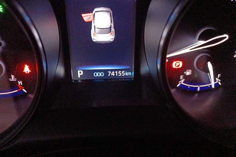 Used Toyota C-HR 2021 2.0L Luxury Edition Odometer Close Up
