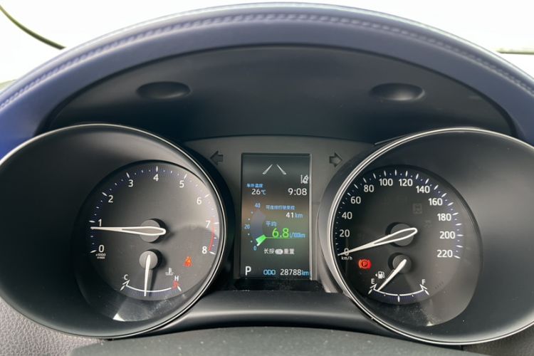Used Toyota C-HR 2021 2.0L Luxury Edition Odometer Close Up