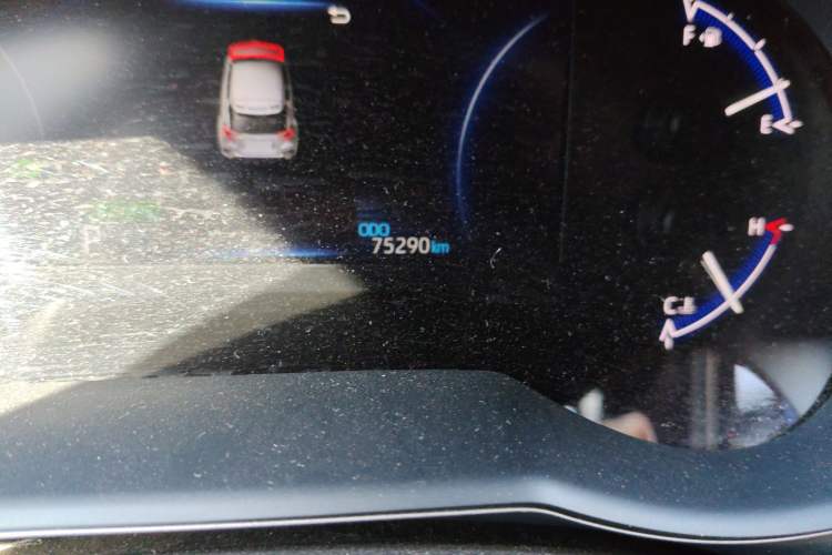 Used Toyota C-HR 2021 Dual-Motor 2.0L E-CVT Luxury Edition Odometer Close Up