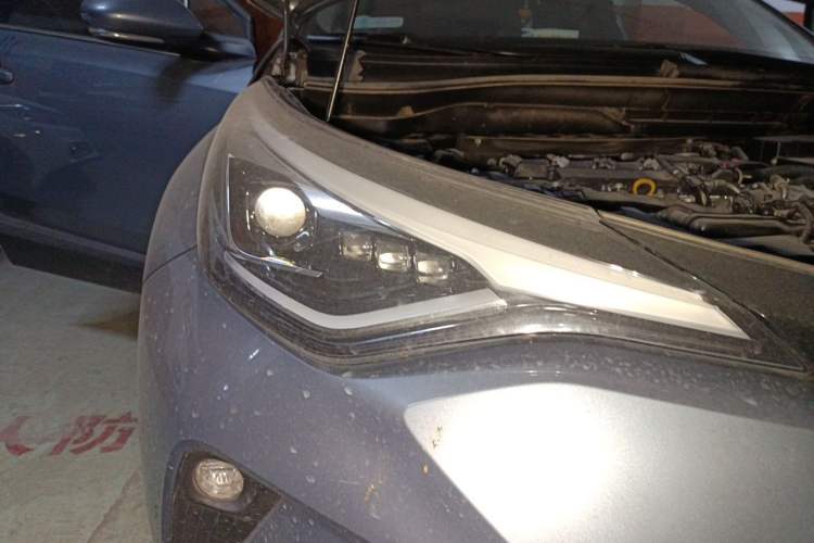 Used Toyota C-HR 2021 2.0L Luxury Edition Right Front Headlight