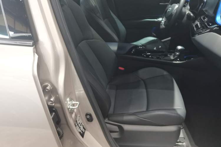 Used Toyota C-HR 2021 2.0L Luxury Edition Right Front Seat