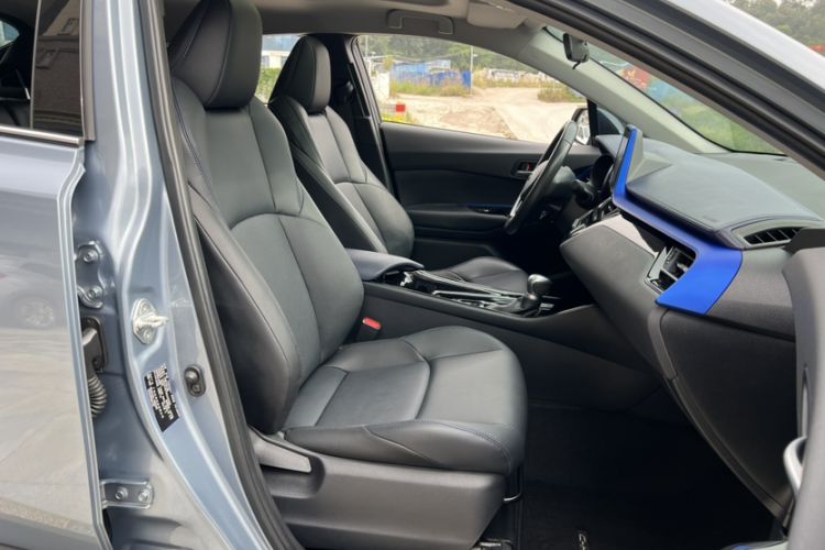 Used Toyota C-HR 2021 2.0L Luxury Edition Right Front Seat