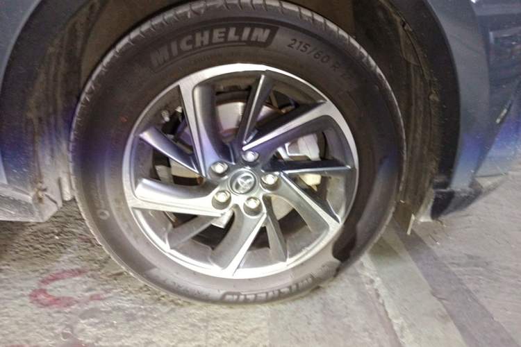 Used Toyota C-HR 2021 2.0L Luxury Edition Right Front Wheel Hub