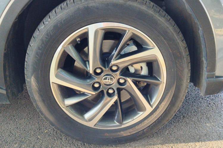 Used Toyota C-HR 2021 2.0L Luxury Edition Right Front Wheel Hub