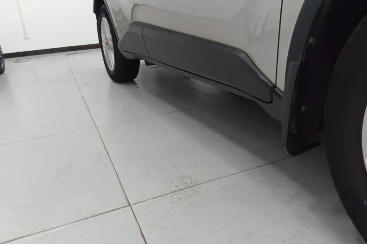 Used Toyota C-HR 2021 2.0L Comfort Edition Right Side Sill