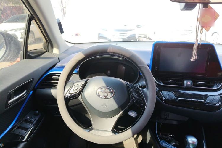 Used Toyota C-HR 2021 Dual-Motor 2.0L E-CVT Luxury Edition Steering Wheel