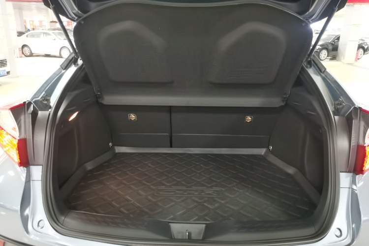 Used Toyota C-HR 2021 2.0L Comfort Edition Trunk