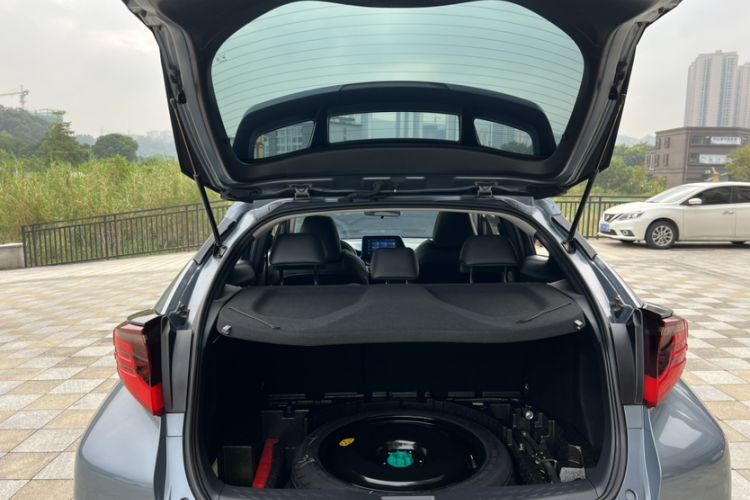 Used Toyota C-HR 2021 2.0L Luxury Edition Trunk