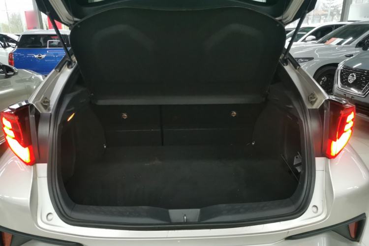 Used Toyota C-HR 2021 2.0L Luxury Edition Trunk