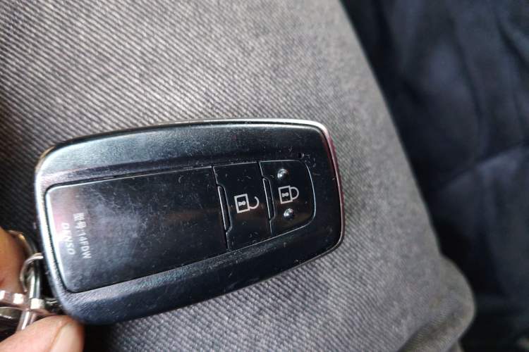 Used Toyota C-HR 2021 Dual-Motor 2.0L E-CVT Luxury Edition Vehicle Key