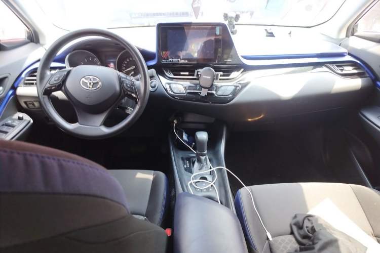 Used Toyota C-HR 2021 2.0L Comfort Edition Center Console