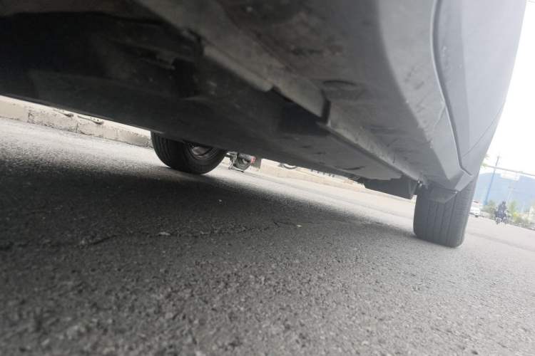 Used Toyota C-HR 2021 Dual-Motor 2.0L E-CVT Luxury Edition Chassis Front Left