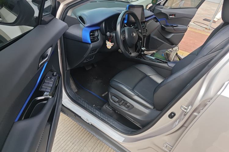 Used Toyota C-HR 2021 2.0L Luxury Edition Driver Seat