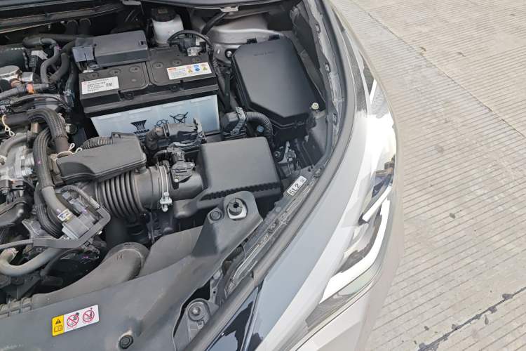 Used Toyota C-HR 2021 2.0L Luxury Edition Engine Bay Left