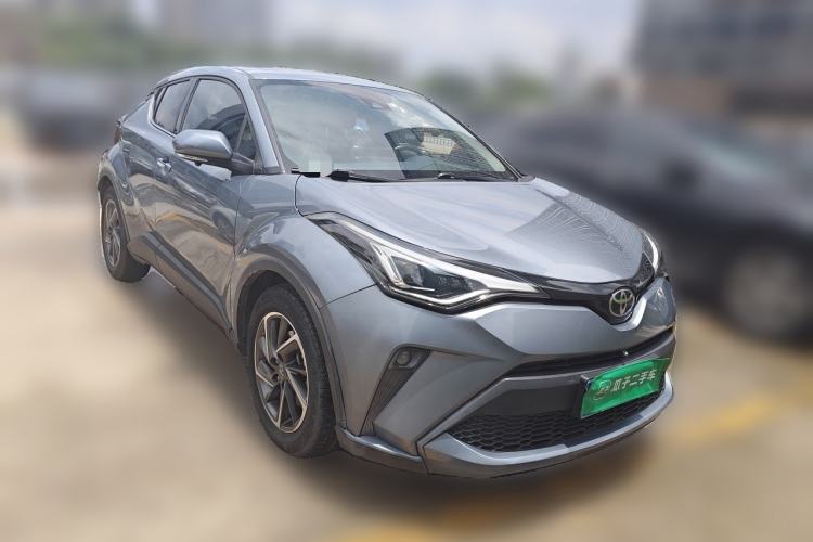 Used Toyota C-HR 2021 2.0L Luxury Edition Front Right 45 Deg