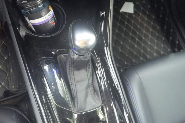 Used Toyota C-HR 2021 Dual-Motor 2.0L E-CVT Luxury Edition Gear Lever