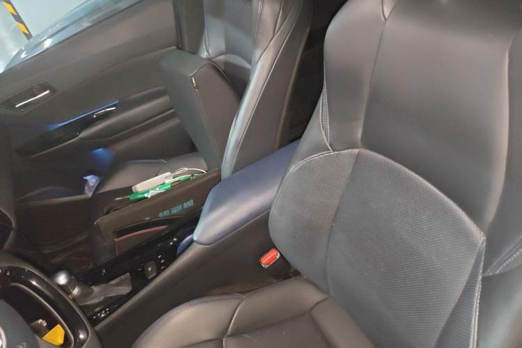 Used Toyota C-HR 2021 2.0L Luxury Edition Left Front Seat