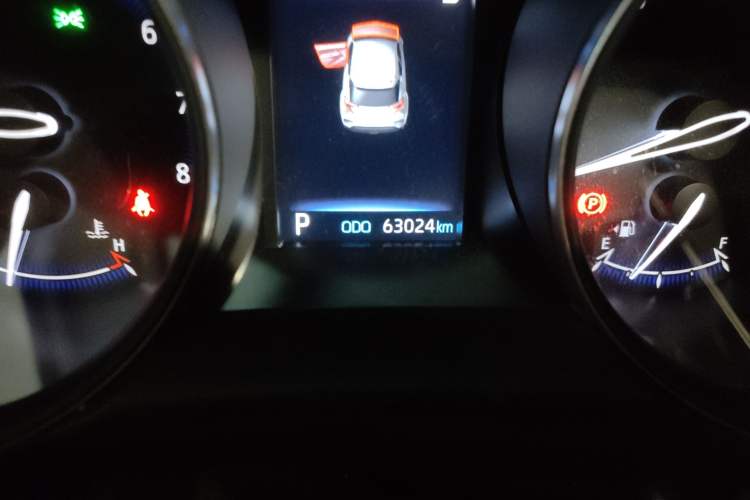 Used Toyota C-HR 2021 2.0L Comfort Edition Odometer Close Up