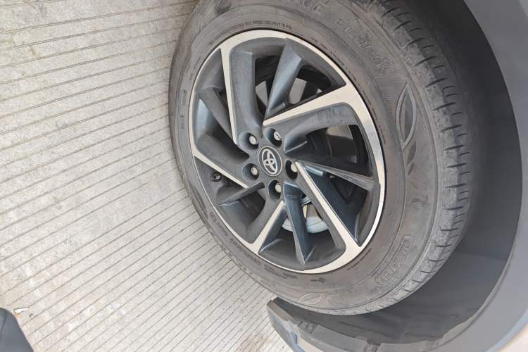 Used Toyota C-HR 2021 2.0L Luxury Edition Right Front Wheel Hub