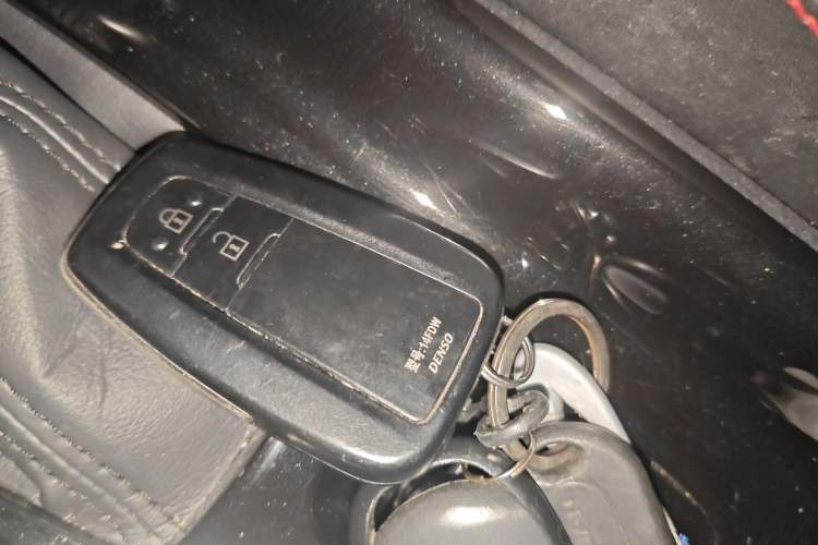Used Toyota C-HR 2021 2.0L Luxury Edition Vehicle Key