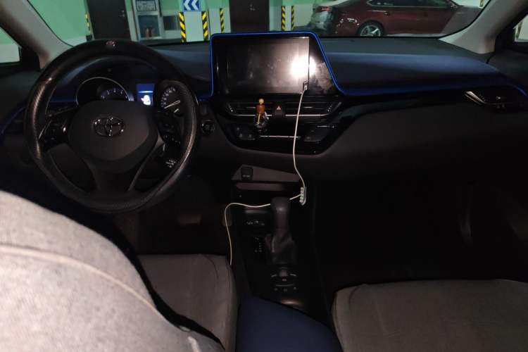Used Toyota C-HR 2021 2.0L Comfort Edition Center Console