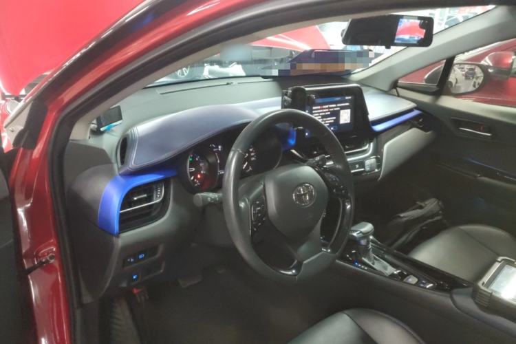 Used Toyota C-HR 2021 2.0L Luxury Edition Center Console