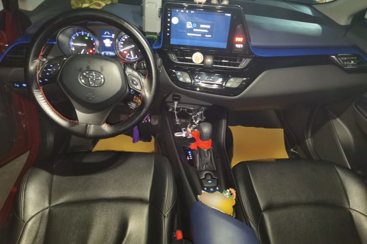 Used Toyota C-HR 2021 2.0L Comfort Edition Center Console