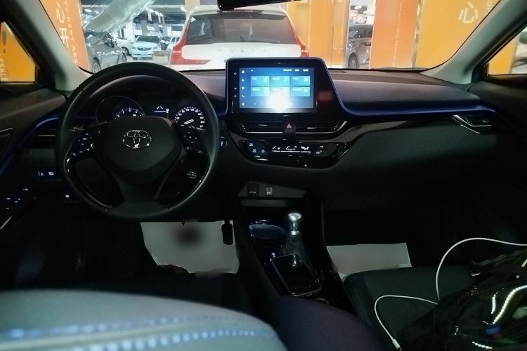 Used Toyota C-HR 2021 2.0L Luxury Edition Center Console