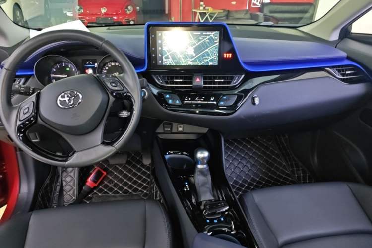Used Toyota C-HR 2021 2.0L Luxury Edition Center Console