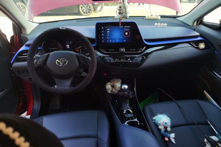 Used Toyota C-HR 2021 2.0L Luxury Edition Center Console