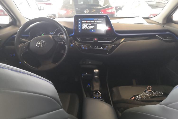 Used Toyota C-HR 2021 2.0L Luxury Edition Center Console