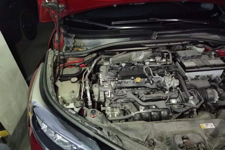 Used Toyota C-HR 2021 2.0L Comfort Edition Engine Bay Right
