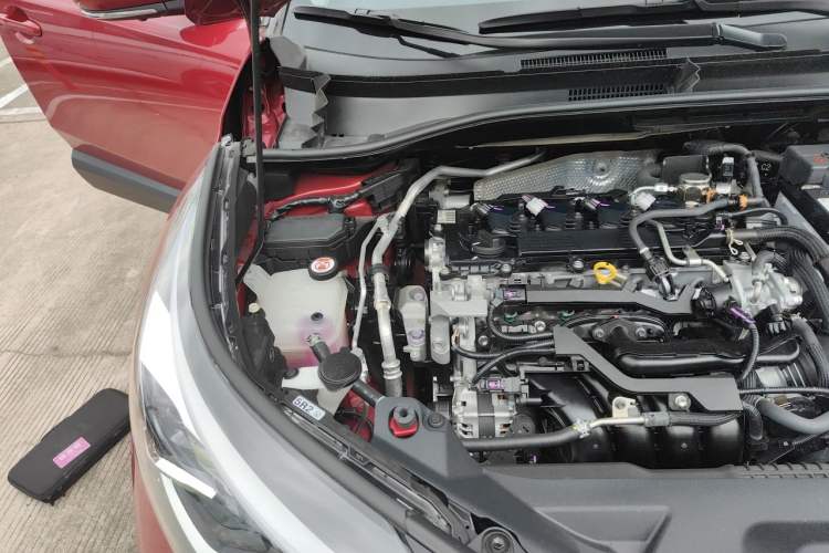 Used Toyota C-HR 2021 2.0L Luxury Edition Engine Bay Right