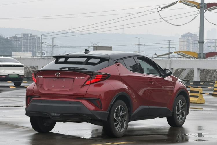 Used Toyota C-HR 2021 2.0L Luxury Edition Exterior 3