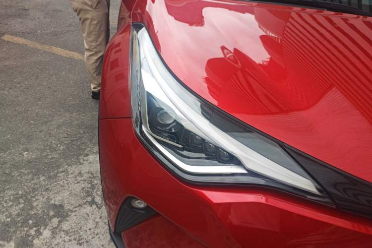 Used Toyota C-HR 2021 2.0L Luxury Edition Exterior 6