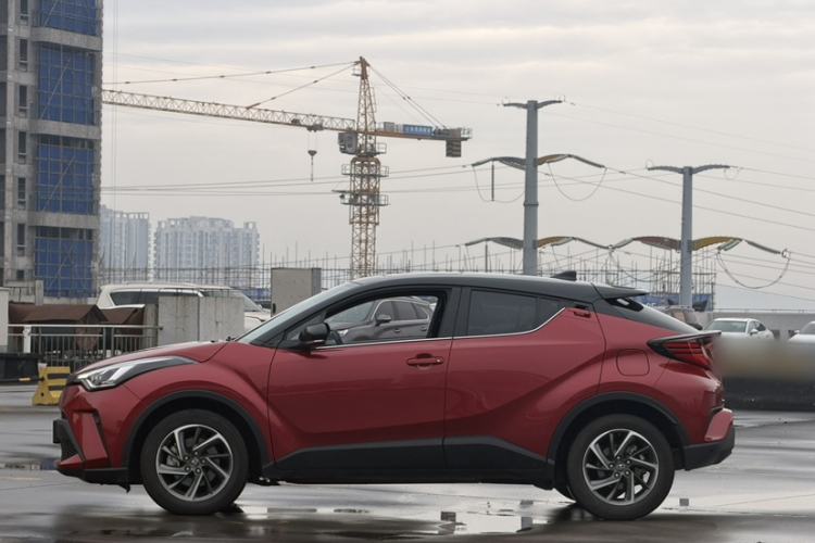 Used Toyota C-HR 2021 2.0L Luxury Edition Exterior 7
