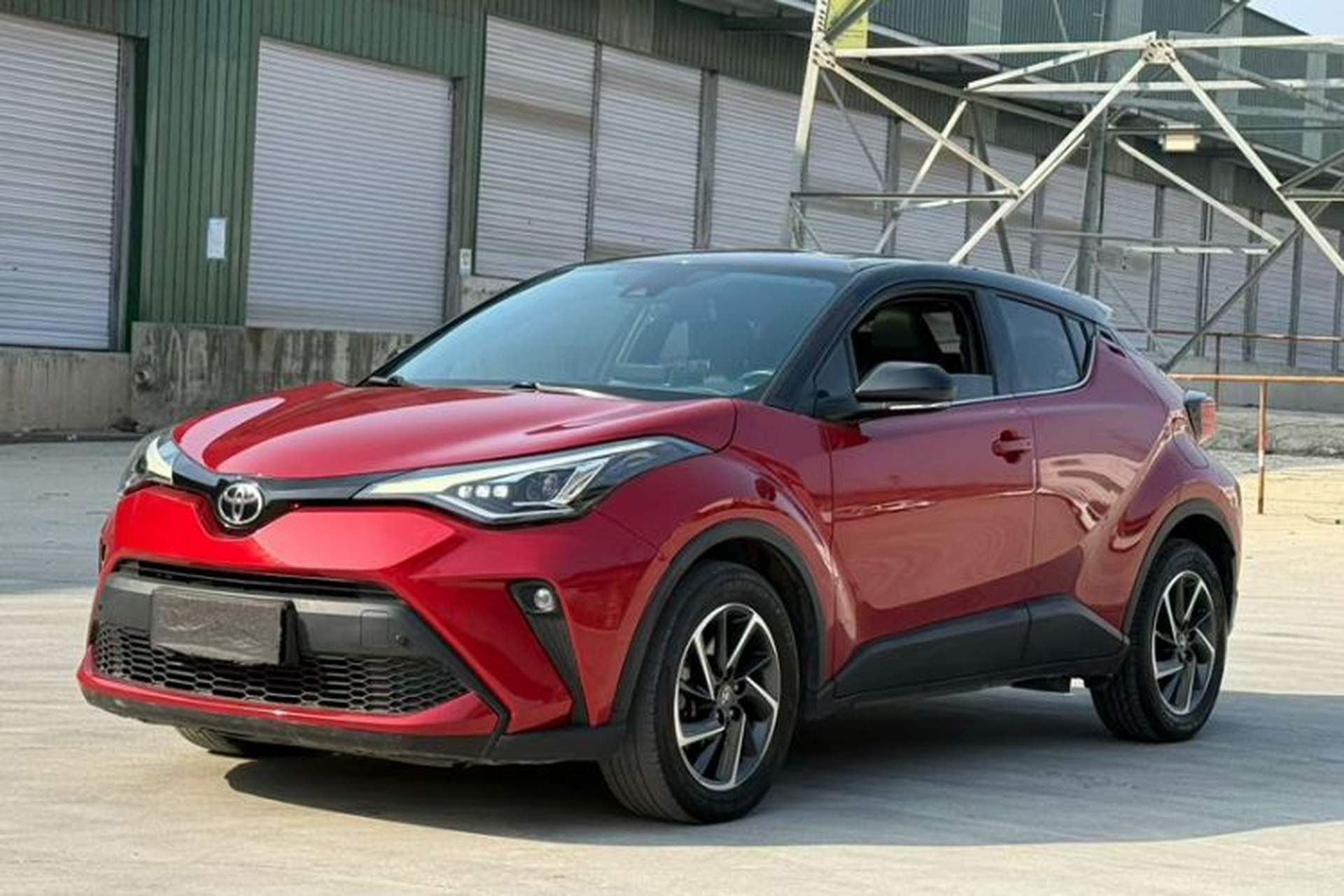 Used Toyota C-HR 2021 2.0L Luxury Edition Front Left 45 Deg