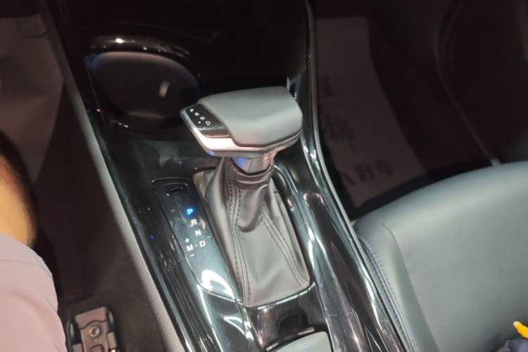 Used Toyota C-HR 2021 2.0L Luxury Edition Gear Lever