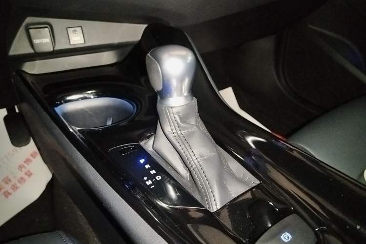 Used Toyota C-HR 2021 2.0L Luxury Edition Gear Lever