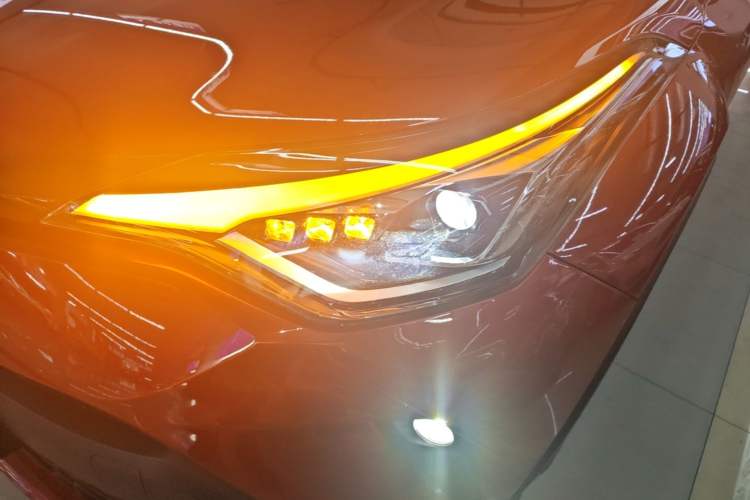 Used Toyota C-HR 2021 2.0L Luxury Edition Left Front Headlight