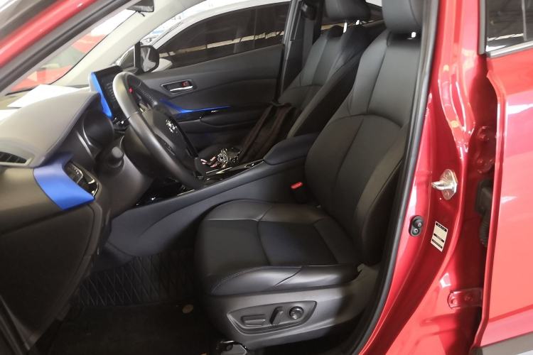Used Toyota C-HR 2021 2.0L Luxury Edition Left Front Seat