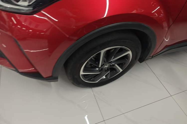 Used Toyota C-HR 2021 2.0L Luxury Edition Left Front Wheel Hub
