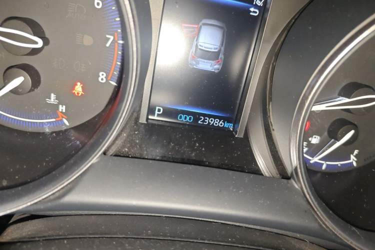 Used Toyota C-HR 2021 2.0L Comfort Edition Odometer Close Up