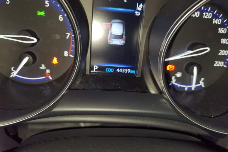 Used Toyota C-HR 2021 2.0L Comfort Edition Odometer Close Up