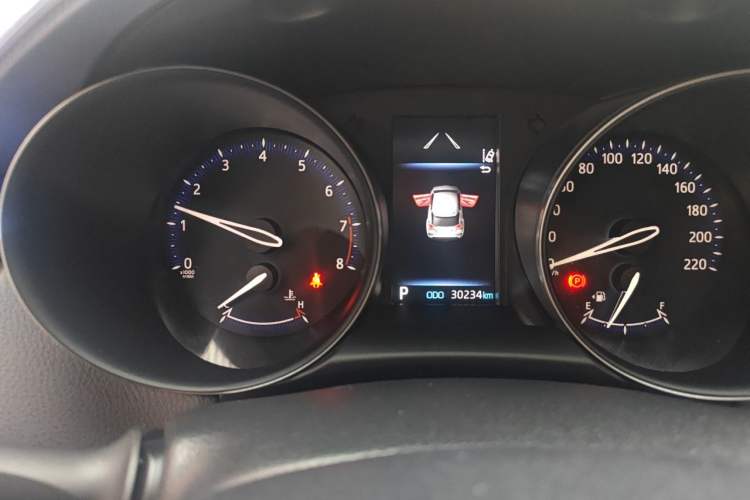 Used Toyota C-HR 2021 2.0L Luxury Edition Odometer Close Up