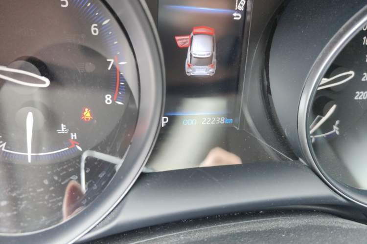 Used Toyota C-HR 2021 2.0L Luxury Edition Odometer Close Up