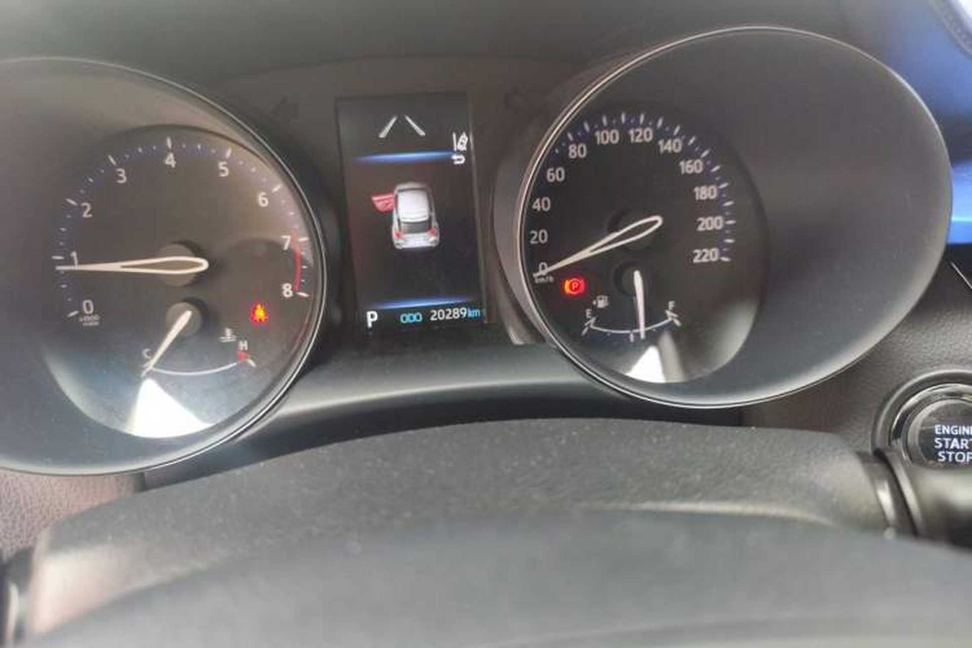 Used Toyota C-HR 2021 2.0L Comfort Edition Odometer Close Up