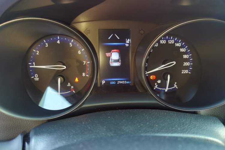 Used Toyota C-HR 2021 2.0L Luxury Edition Odometer Close Up