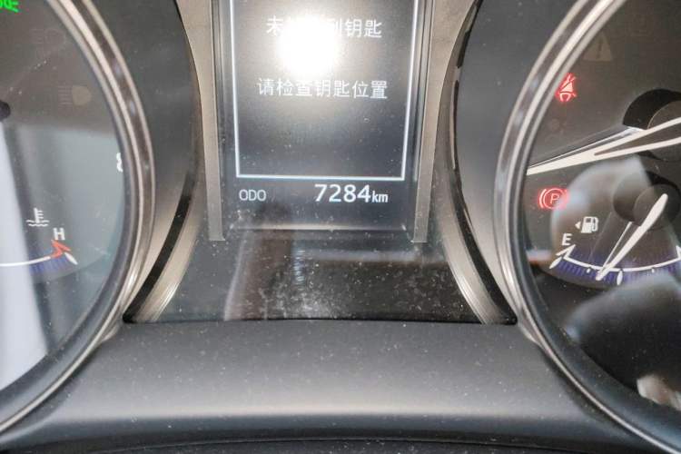 Used Toyota C-HR 2021 2.0L Comfort Edition Odometer Close Up